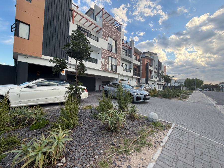  Bedroom Property for Sale in Table View Western Cape